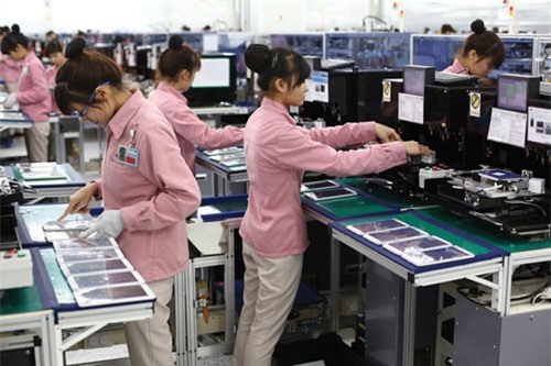 BẢN TIN TÀI CHÍNH-KINH DOANH: Xuất khẩu điện thoại tăng mạnh, nông sản đầu năm ảm đạm