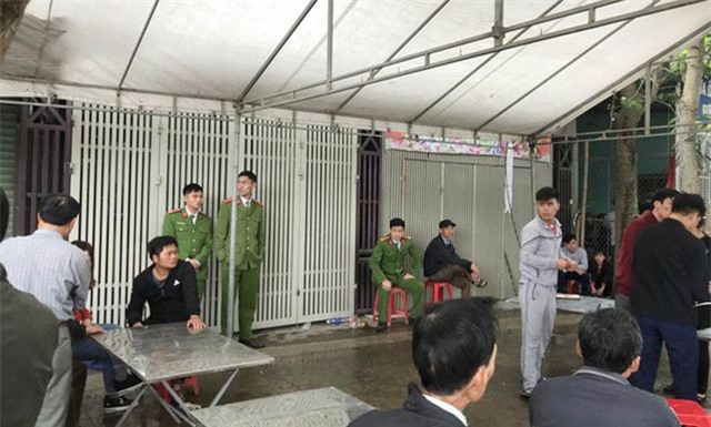 Công an kể chuyện xuyên đêm truy bắt nghi phạm sát hại cha, đâm trọng thương mẹ và em gái