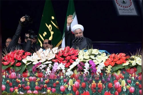 Tổng thống Iran Hassan Rouhani phát biểu tại lễ kỷ niệm 40 năm ngày Quốc khánh Iran. Ảnh: Reuters