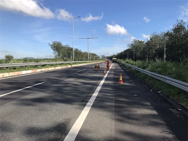 Cấm 2 phương tiện giao thông trên cao tốc: VEC  không thể tự tạo ra luật để cấm