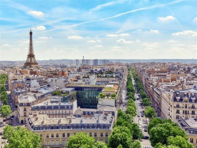 Paris, Pháp: Hàng trăm năm nay, thủ đô nước Pháp vẫn mang vẻ đẹp cổ điển, lãng mạn hấp dẫn với ẩm thực phong phú, phong cảnh cuốn hút vượt thời gian.