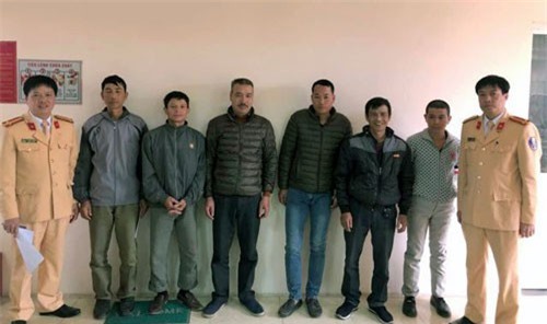 Hà Nội: Xử lý các đối tượng “cò mồi” chèo kéo khách đi chùa Hương