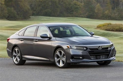 8. Honda Accord (doanh số: 18.786 chiếc).