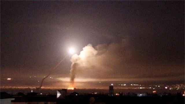 Israel không kích liên tiếp, quân đội Syria cảnh giác cao độ - 1
