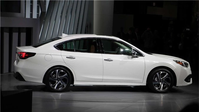 2020-subaru-legacy-2.jpg