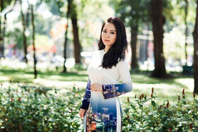 So nhan sắc tuyệt đẹp 4 cô con nuôi của Hoài Linh với dàn nghệ sĩ đình đám Vbiz