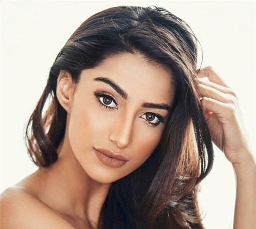 Sắc vóc cuốn hút người nhìn của Hoa hậu Ấn Độ đẹp nhất thế giới 2018