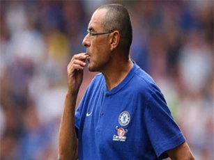 Thói quen khó bỏ của Sarri khiến học trò 'nóng mắt', liệu Chelsea có sa thải HLV?