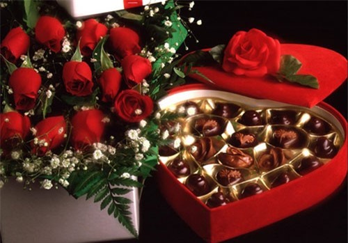 BẢN TIN TÀI CHÍNH-KINH DOANH: Valentine đẩy giá hoa hồng lên cao, xuất khẩu tôm sang Hàn dự kiến tăng 30%