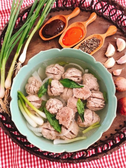 Canh bò viên đơn giản, ai cũng nấu được