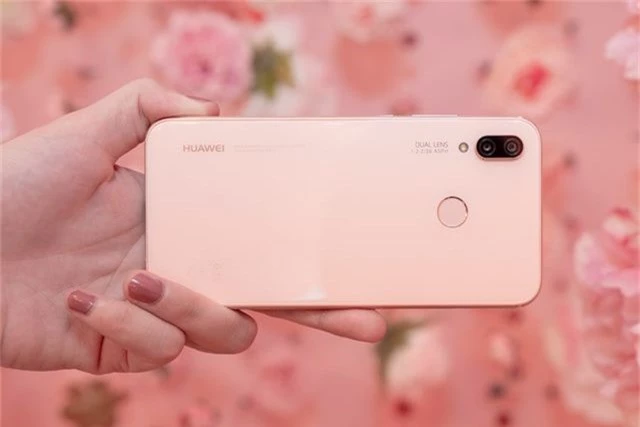 Gợi ý smartphone màu hường dành tặng bạn gái dịp Valentine - 6