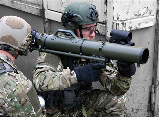 Súng chống tăng Carl-Gustaf M4 vô hại với T-90 Nga? Sung chong tang Carl-Gustaf M4 vo hai voi T-90 Nga?