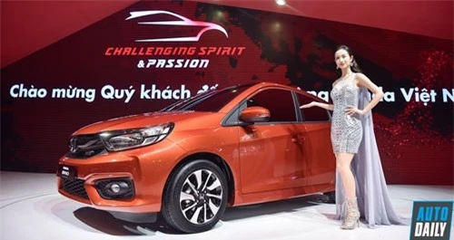 Ôtô giá rẻ của Honda bị “khai tử”. Doanh số những tháng gần đây liên tục không tăng và thị trường Ấn Độ ngày càng chuộng các mẫu SUV và sedan có chiều dài dưới 4 m khiến mẫu hatchback Honda Brio đã bị mất chỗ đứng và buộc phải “khai tử”. (CHI TIẾT)