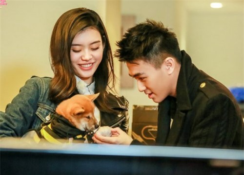 Nhan sắc “nữ hoàng nội y” Trung Quốc đang hẹn hò với cậu ấm vua sòng bài Macau