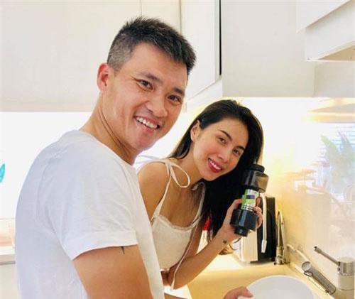 Thương Thủy Tiên vất vả việc nhà, Công Vinh lần đầu thổ lộ muốn làm chuyện "táo bạo" này để giúp vợ