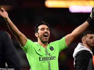 Buffon chỉ ra lý do Paris SG thắng dễ M.U