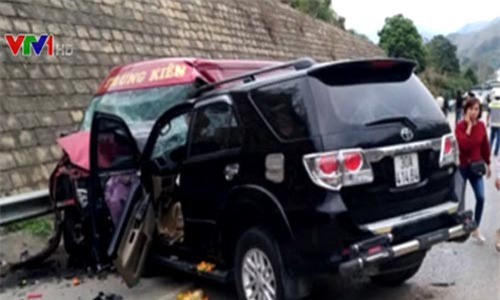 Liên tiếp hai vụ tai nạn nghiêm trọng trên cao tốc Nội Bài - Lào Cai