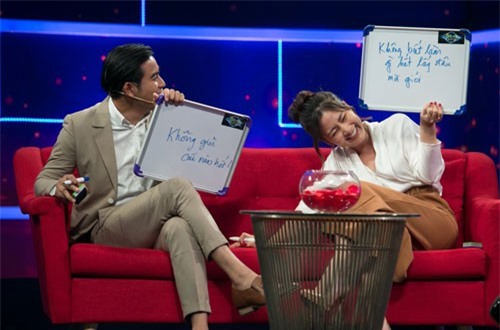 “Ông chồng quốc dân” từng tặng vợ nhà, xe tiền tỷ “bóc phốt” vợ trên sóng truyền hình