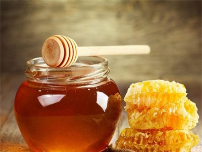 Những bài thuốc chữa ho hiệu quả từ quất và mật ong