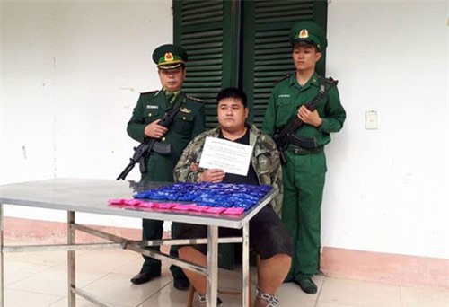 Sơn La: Bắt đối tượng vận chuyển 12 nghìn viên ma túy