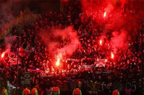 Di Maria thoát tội, Man Utd bị UEFA sờ gáy