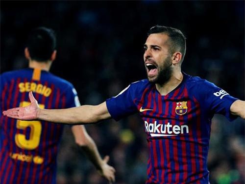 Barca có hành động bất ngờ với Jordi Alba