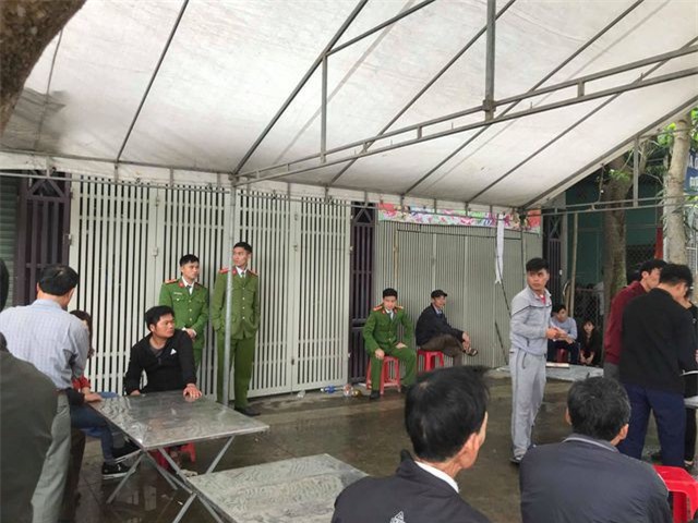 Vụ vợ chồng thương vong bởi nghịch tử: Nghi phạm bị sốc khi biết tin bố chết