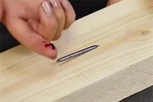 Clip: Hướng dẫn cách đóng đinh đúng cách