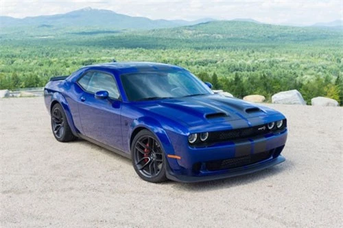 10. Dodge Challenger SRT Hellcat Redeye 2019 (vận tốc tối đa: 327 km/h). 