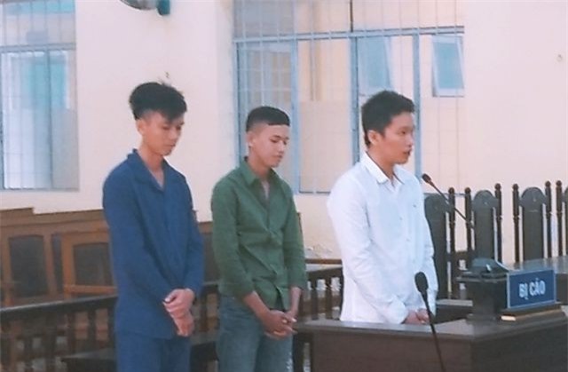 Cà Mau: Bắt giữ người trái pháp luật để đòi tiền hóa đơn nhậu