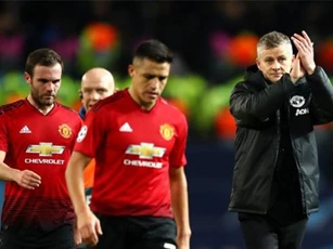 Solskjaer nổi điên, "sấy tóc" Man Utd sau thất bại muối mặt