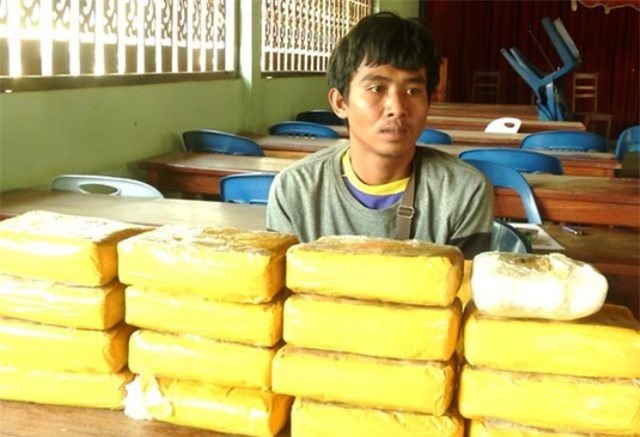 Quảng Trị: Bắt đối tượng người Lào vận chuyển 94.000 viên ma túy