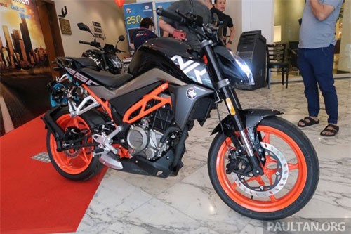 Cận cảnh Naked bike CF Moto 250 NK “full option”, giá chỉ 77,7 triệu