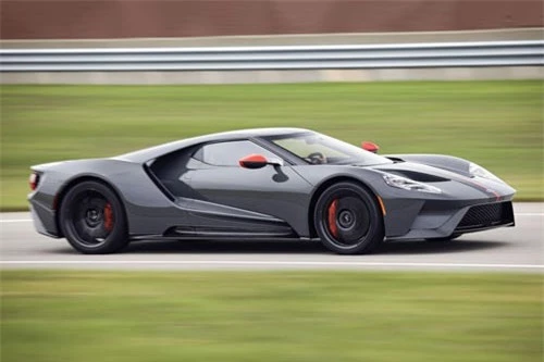 3. Ford GT 2019 (vận tốc tối đa: 348 km/h).