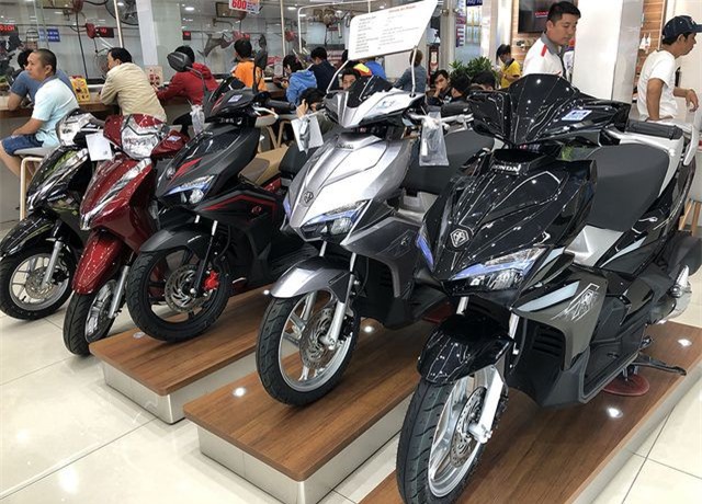 Giá xe máy giảm mạnh tại Việt Nam sau Tết