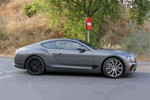 8. Bentley Continental GT 2019 (vận tốc tối đa: 333 km/h).