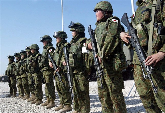 Nhật Bản tăng cường nữ binh sĩ