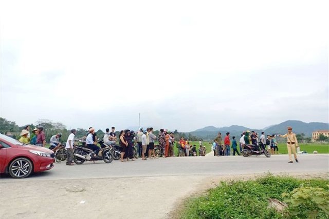 Hà Tĩnh: Đang vây bắt nhóm đối tượng nghi buôn hàng cấm ôm hàng nóng cố thủ