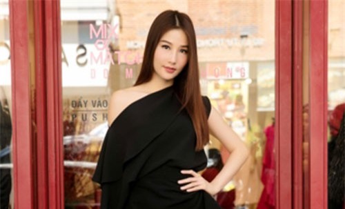 Kỳ Duyên, Ngọc Trân, Diễm My 9x... đẹp gợi cảm và huyền bí với sắc đen