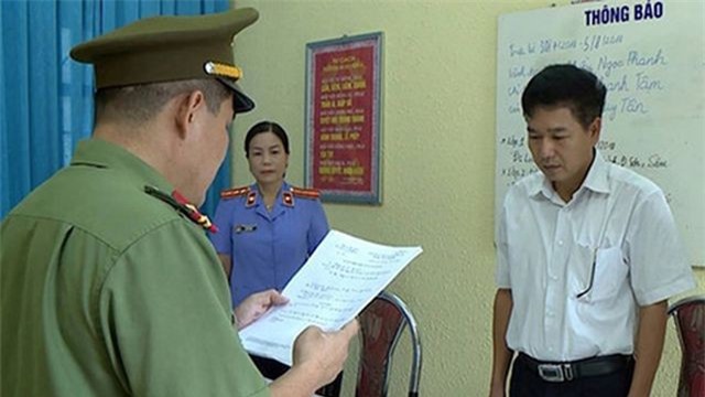 Nguyên cán bộ công an bị điều tra vì mở cửa phòng để sửa điểm thi ở Sơn La