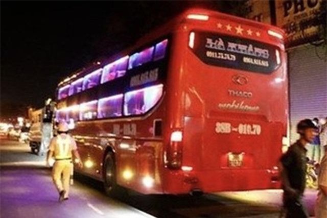 Tước bằng lái 2 năm đối với tài xế xe khách “phê” chất kích thích