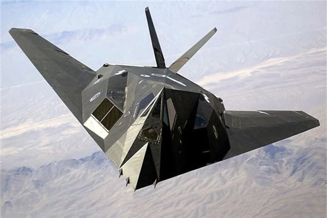 F-117_Nighthawk_Front.jpg