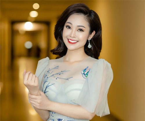 MC Thùy Linh xinh đẹp nhưng 32 tuổi vẫn than ế