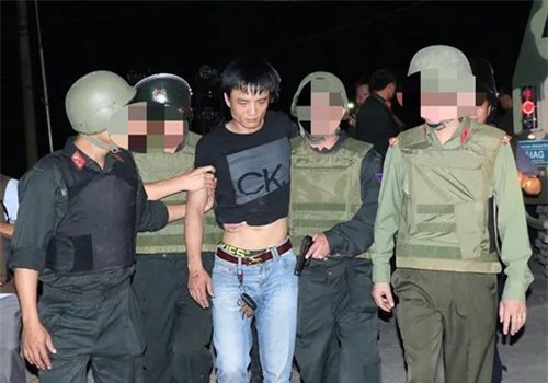 Vụ bắt nhóm đối tượng ôm hàng nóng cố thủ: Thu giữ một lượng lớn ma túy