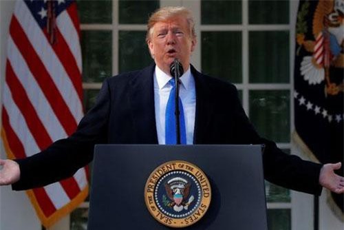 Thách thức pháp lý ông Trump phải đối mặt khi ban bố tình trạng khẩn cấp