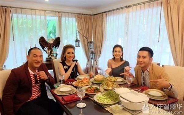 Cuộc sống sang chảnh của người phụ nữ U60 cưới tỷ phú Dubai