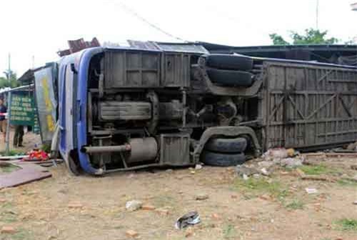 Xe khách giường nằm bị lật ở Nha Trang thiếu an toàn kỹ thuật