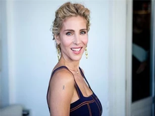 Elsa Pataky: Sinh ba con vẫn quyến rũ