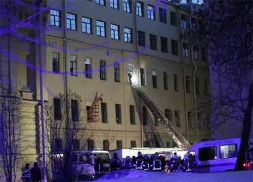 Sập tòa nhà trường đại học tại Nga