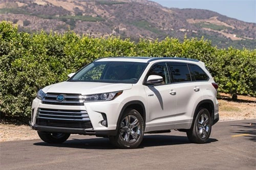 1. Toyota Highlander Hybrid AWD 2019 (mức tiêu thụ nhiên liệu: 10,1 lít /100 km/h).